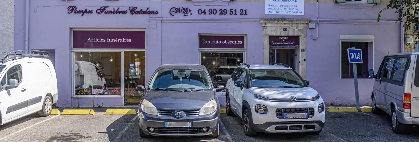 Devanture de l'agence des pompes funèbres Catalano
